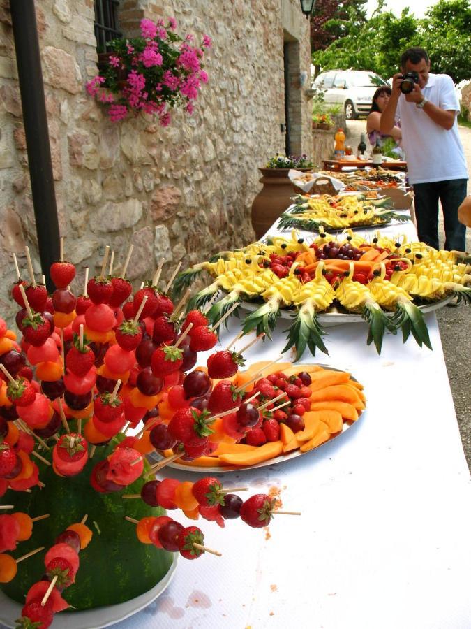 Girasole - Agriturismo Fogliani Giano dellʼUmbria Esterno foto